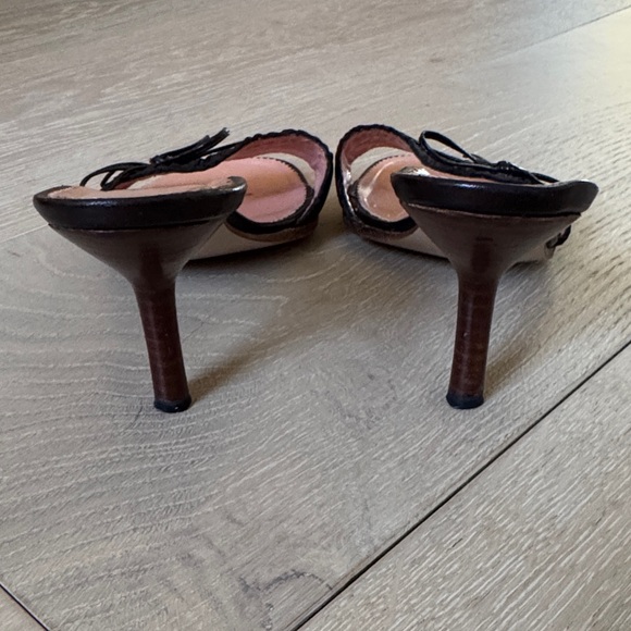 Gucci Brown Slide Sandals with Bow Detail - Picture 5 of 10